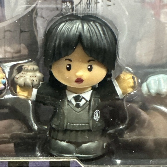 Fisher-Price Little People Collector, Special Edition Wednesday, 4 Figurine Set - Picture 5 of 7